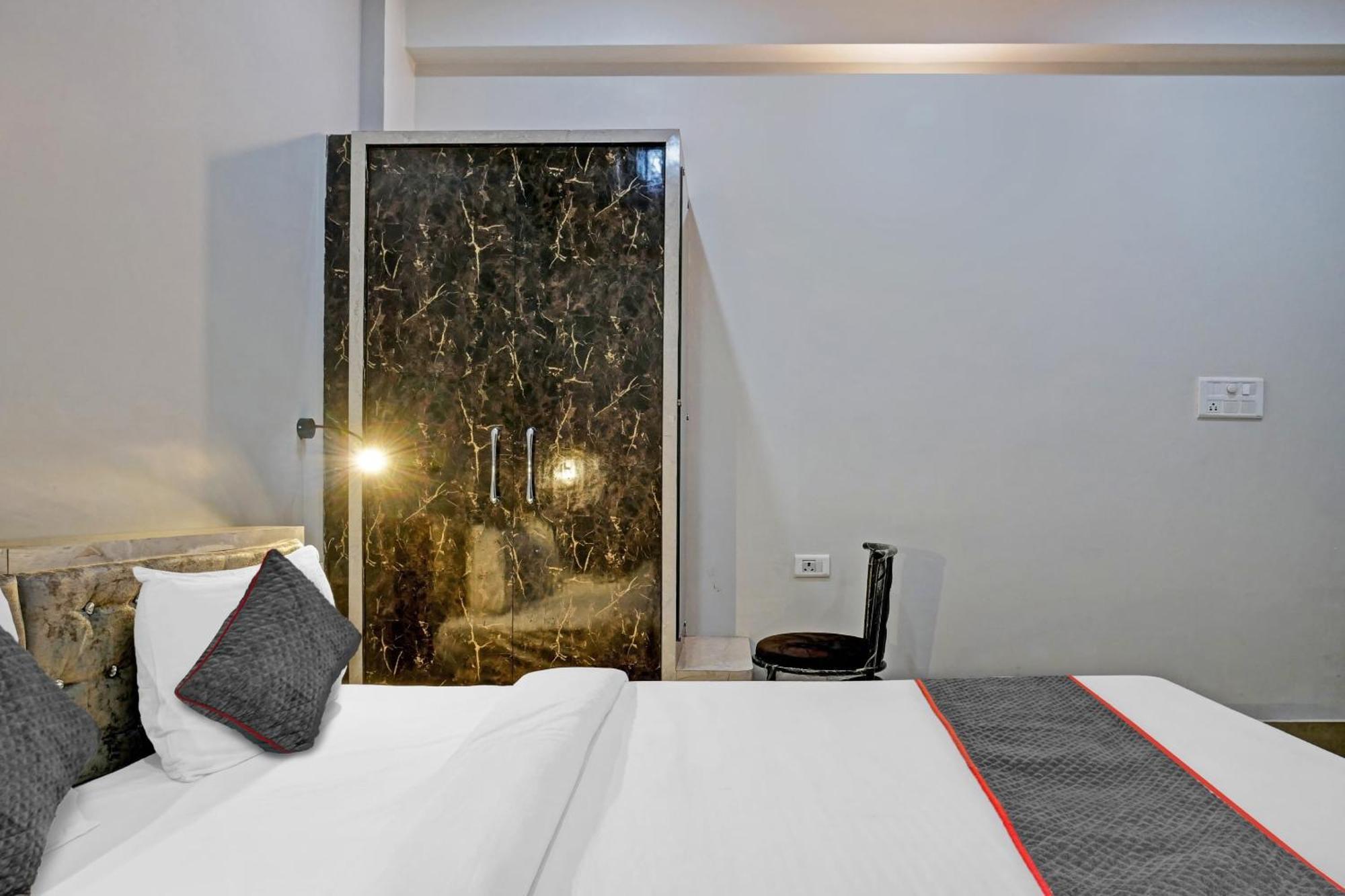 Kakarmatha Townhouse Navneeta Grand酒店 外观 照片