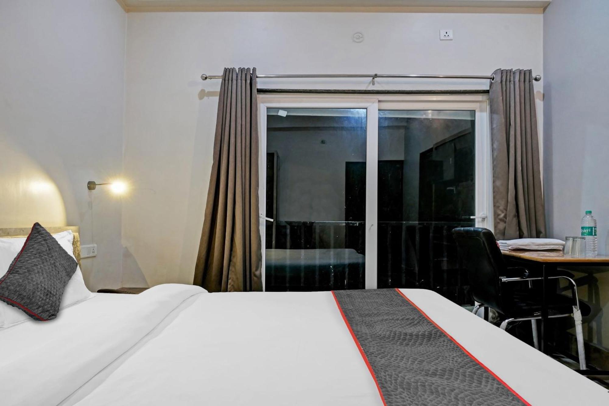 Kakarmatha Townhouse Navneeta Grand酒店 外观 照片