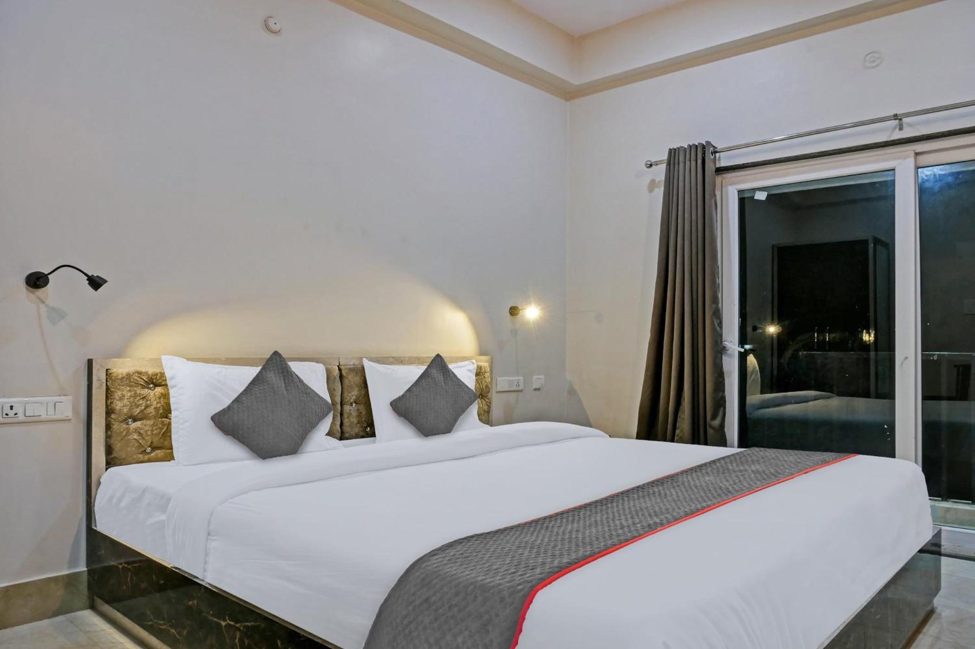 Kakarmatha Townhouse Navneeta Grand酒店 外观 照片