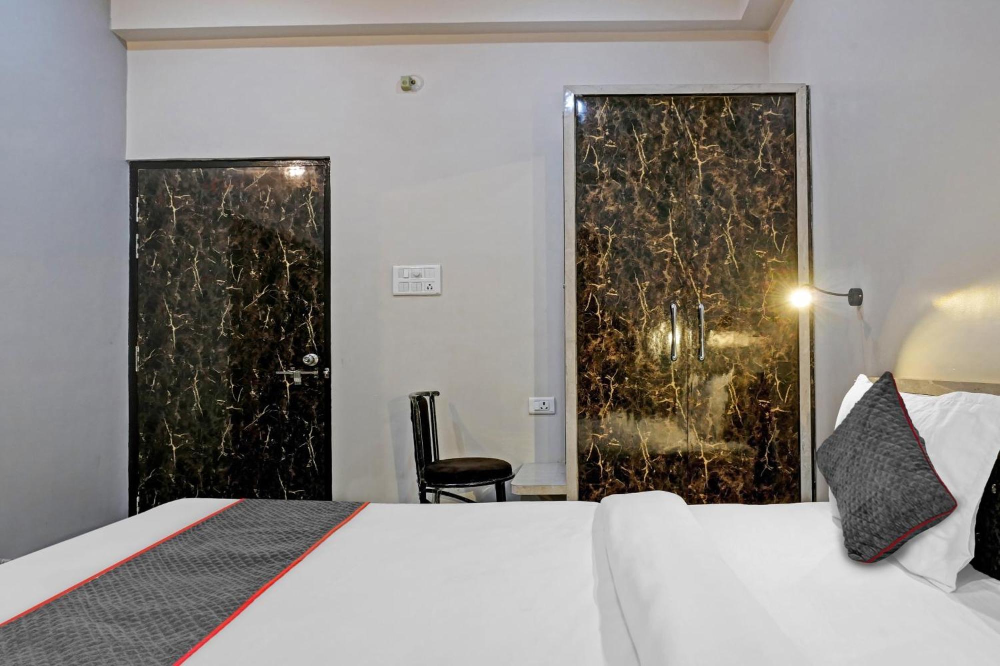 Kakarmatha Townhouse Navneeta Grand酒店 外观 照片