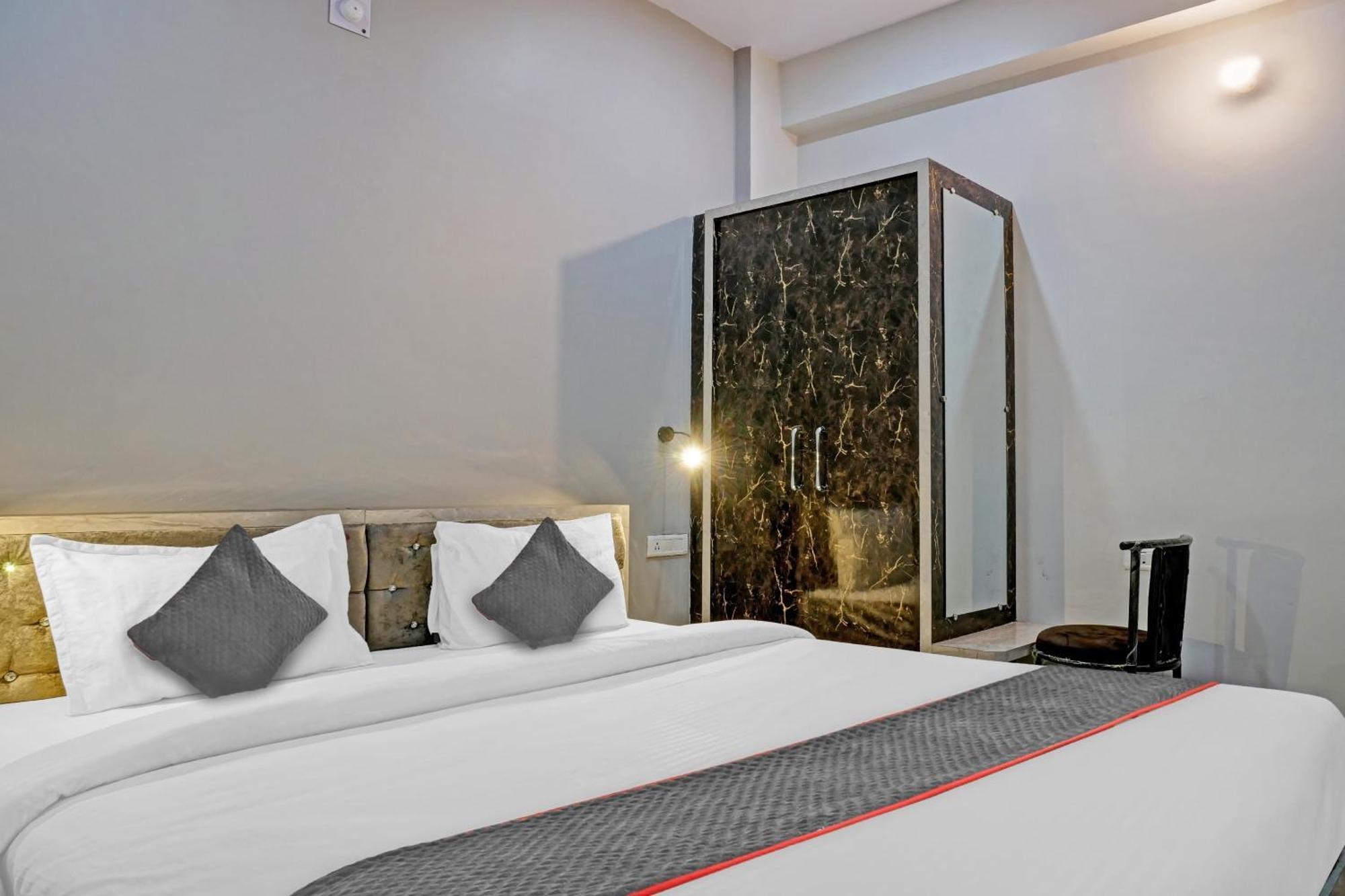 Kakarmatha Townhouse Navneeta Grand酒店 外观 照片
