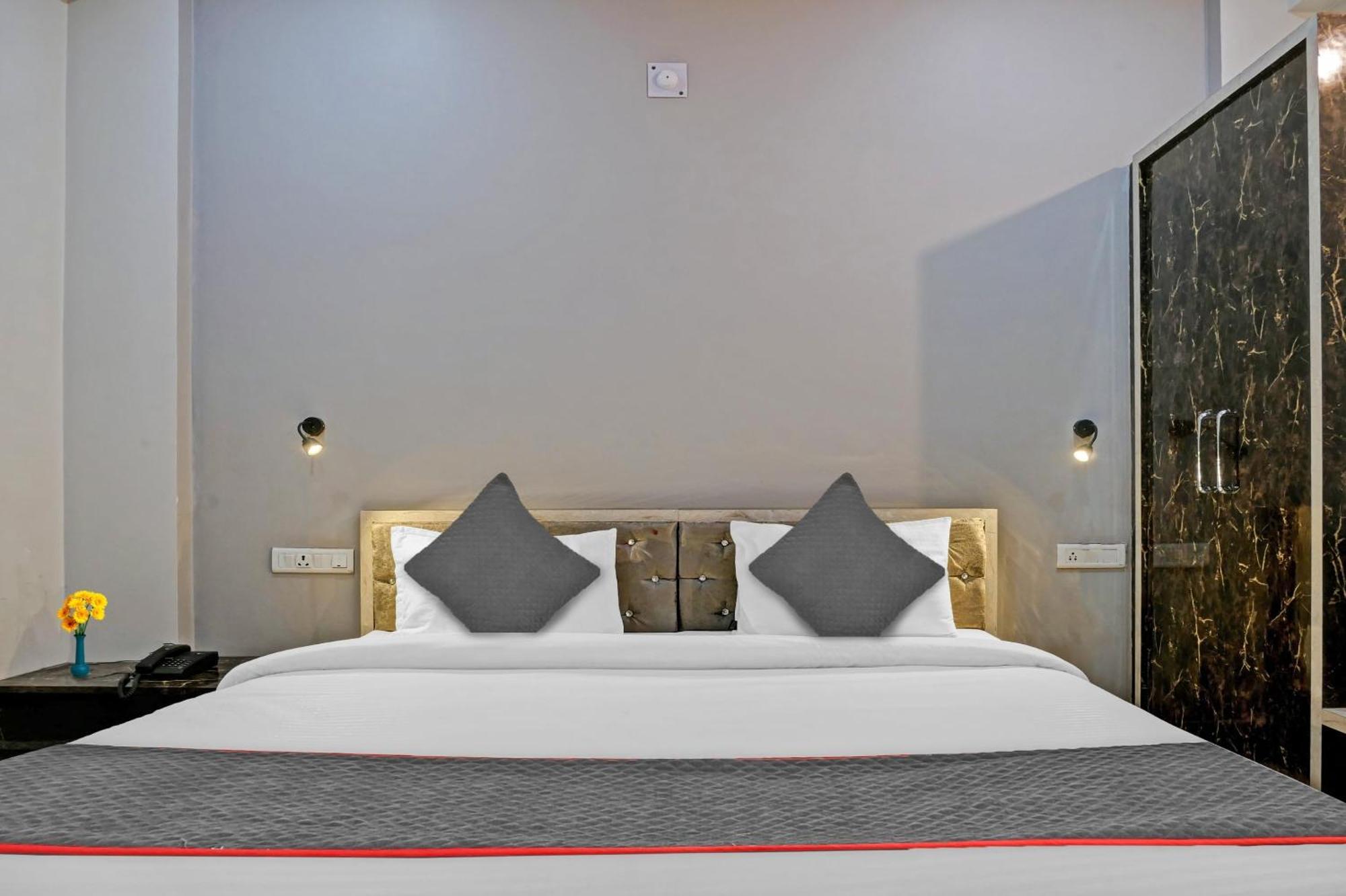 Kakarmatha Townhouse Navneeta Grand酒店 外观 照片