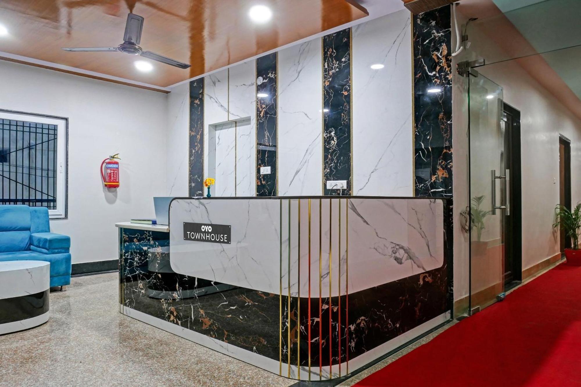 Kakarmatha Townhouse Navneeta Grand酒店 外观 照片