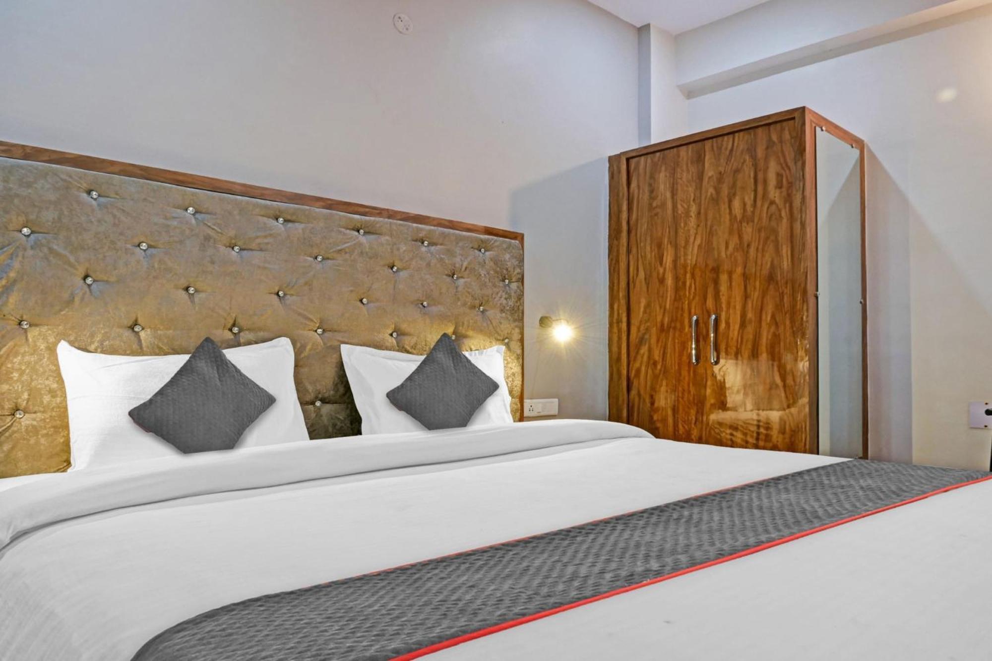Kakarmatha Townhouse Navneeta Grand酒店 外观 照片
