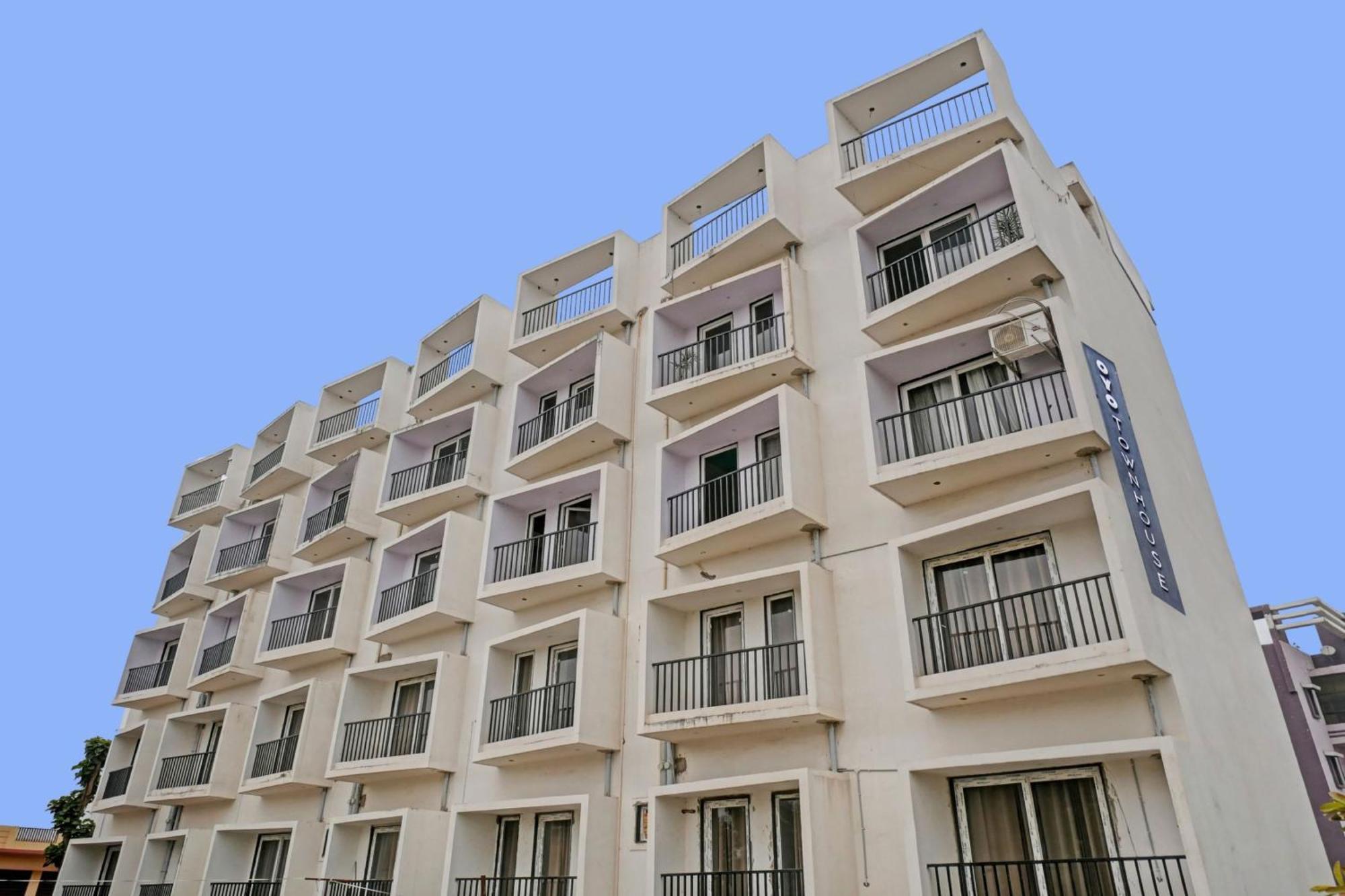 Kakarmatha Townhouse Navneeta Grand酒店 外观 照片