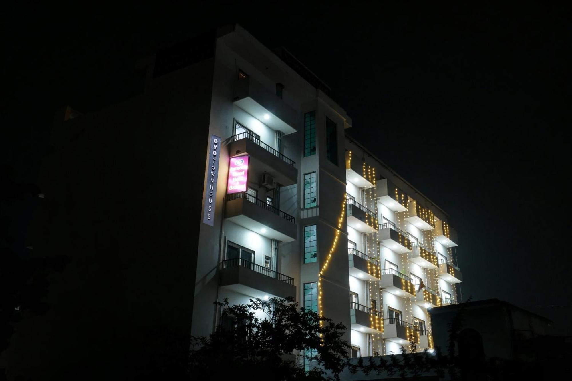 Kakarmatha Townhouse Navneeta Grand酒店 外观 照片