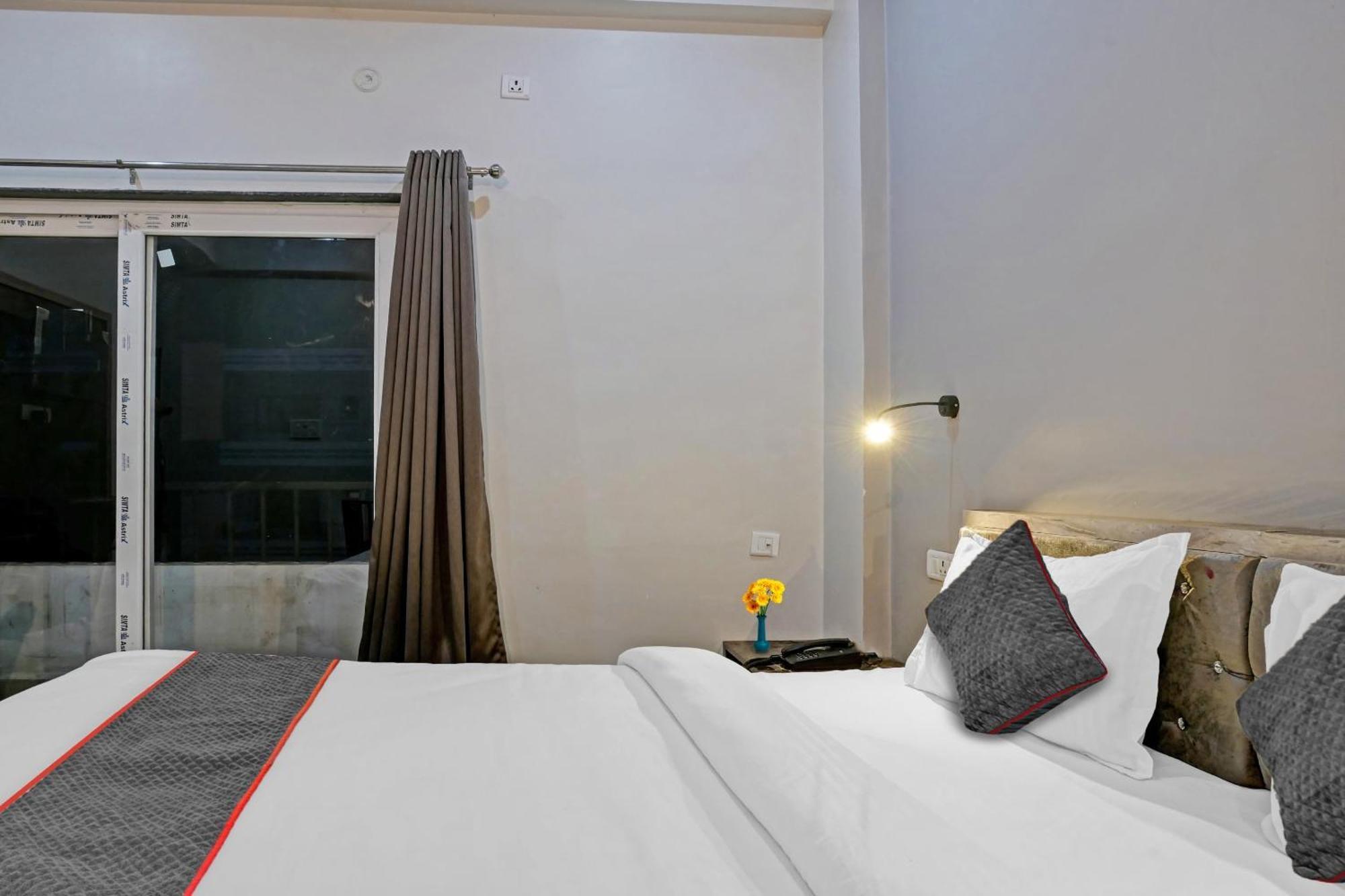Kakarmatha Townhouse Navneeta Grand酒店 外观 照片