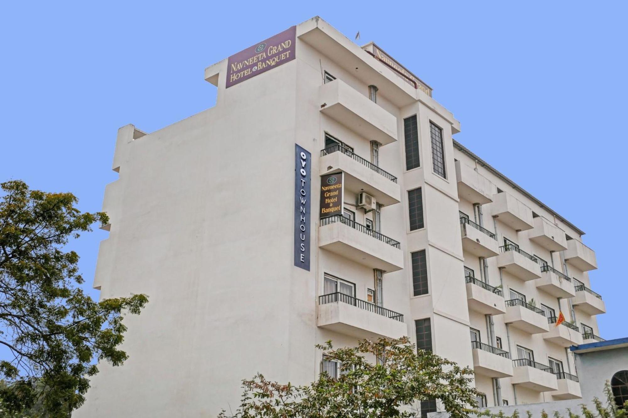 Kakarmatha Townhouse Navneeta Grand酒店 外观 照片