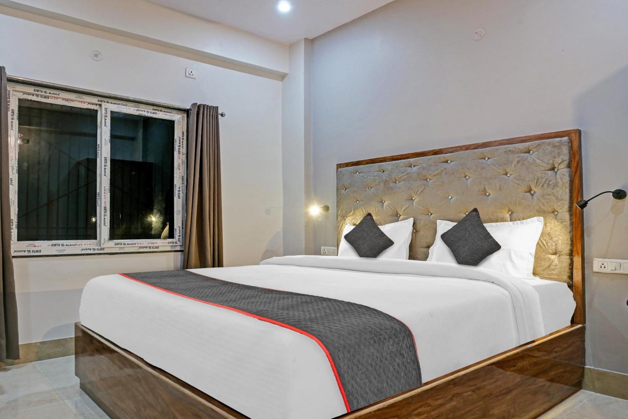 Kakarmatha Townhouse Navneeta Grand酒店 外观 照片